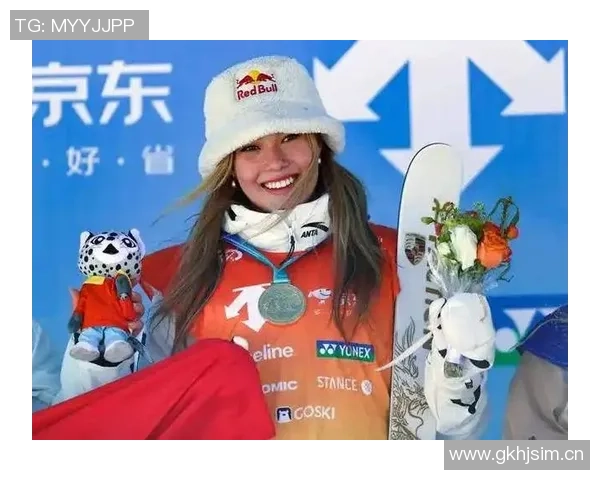 谷爱凌在中国站雪盟联赛中表现出色上午轻松连胜三场夺得金牌